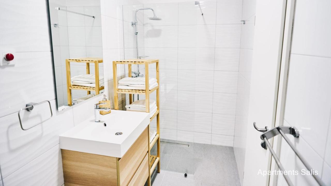 Salis Apartments Vrsi Eksteriør billede