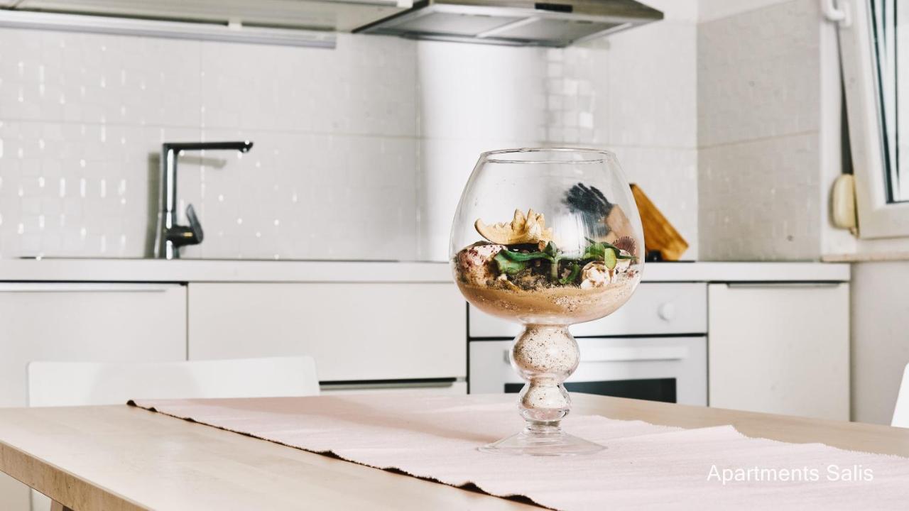 Salis Apartments Vrsi Eksteriør billede