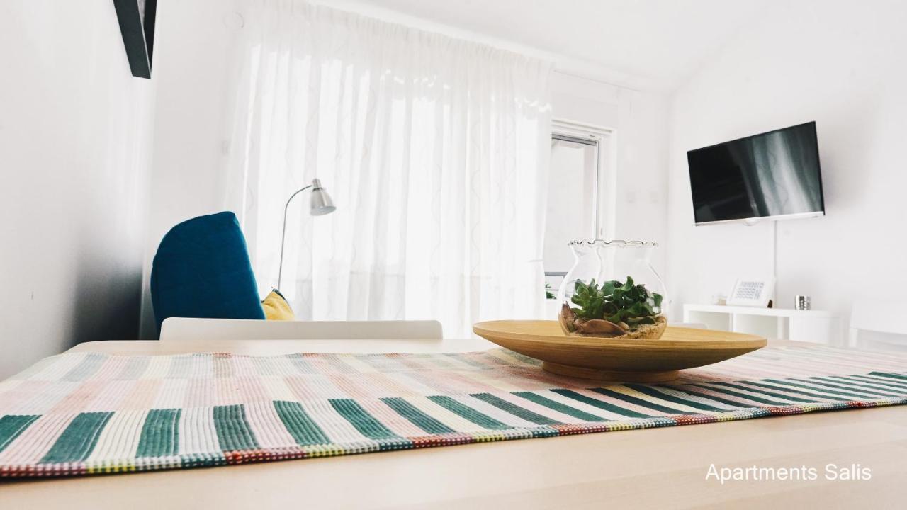 Salis Apartments Vrsi Eksteriør billede